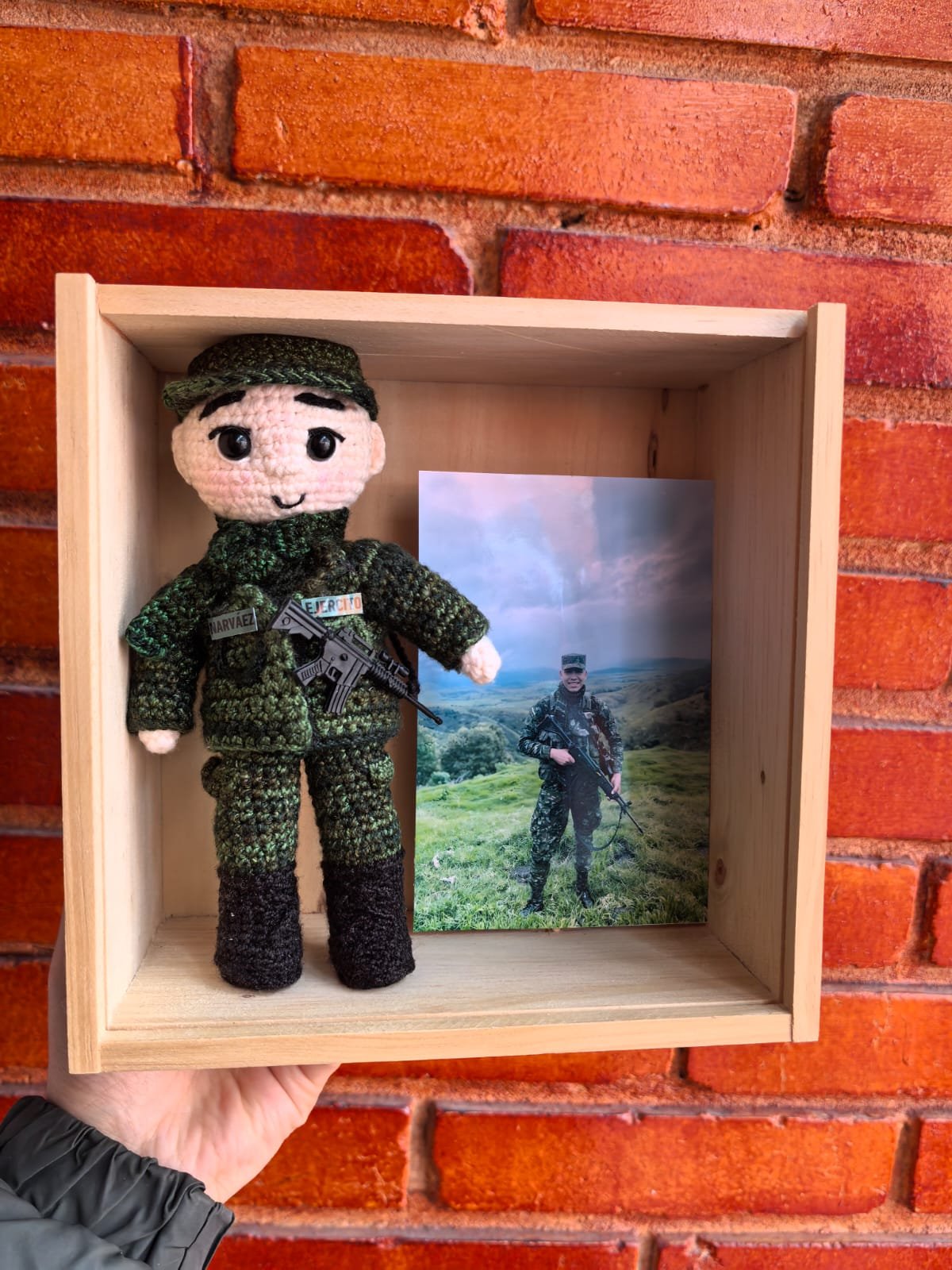 Soldado amigurumi tejido en Crochet 4 - La Vida es un Tejido