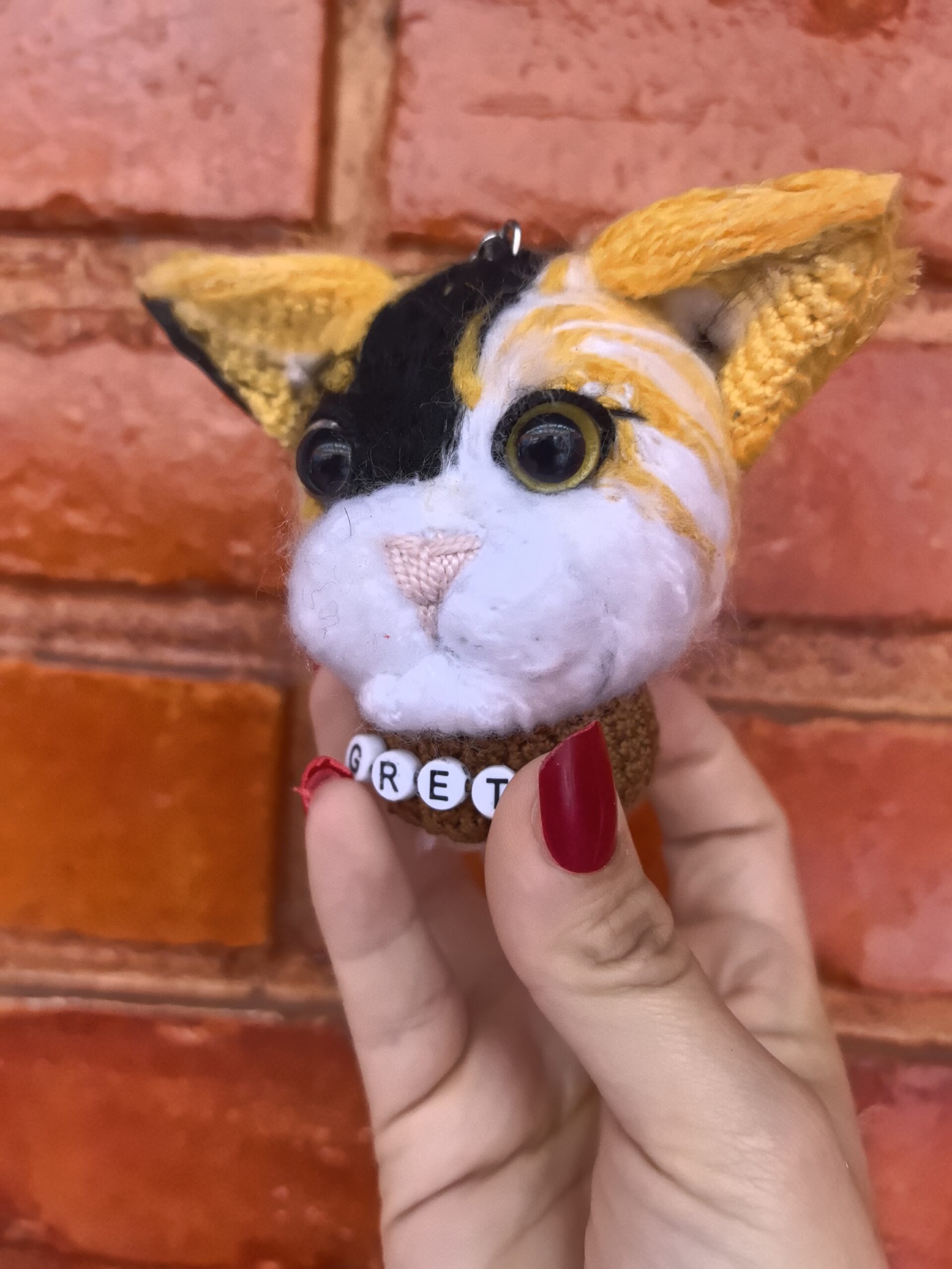 Llavero amigurumi Gatica personalizado 3 - La vida es un tejido