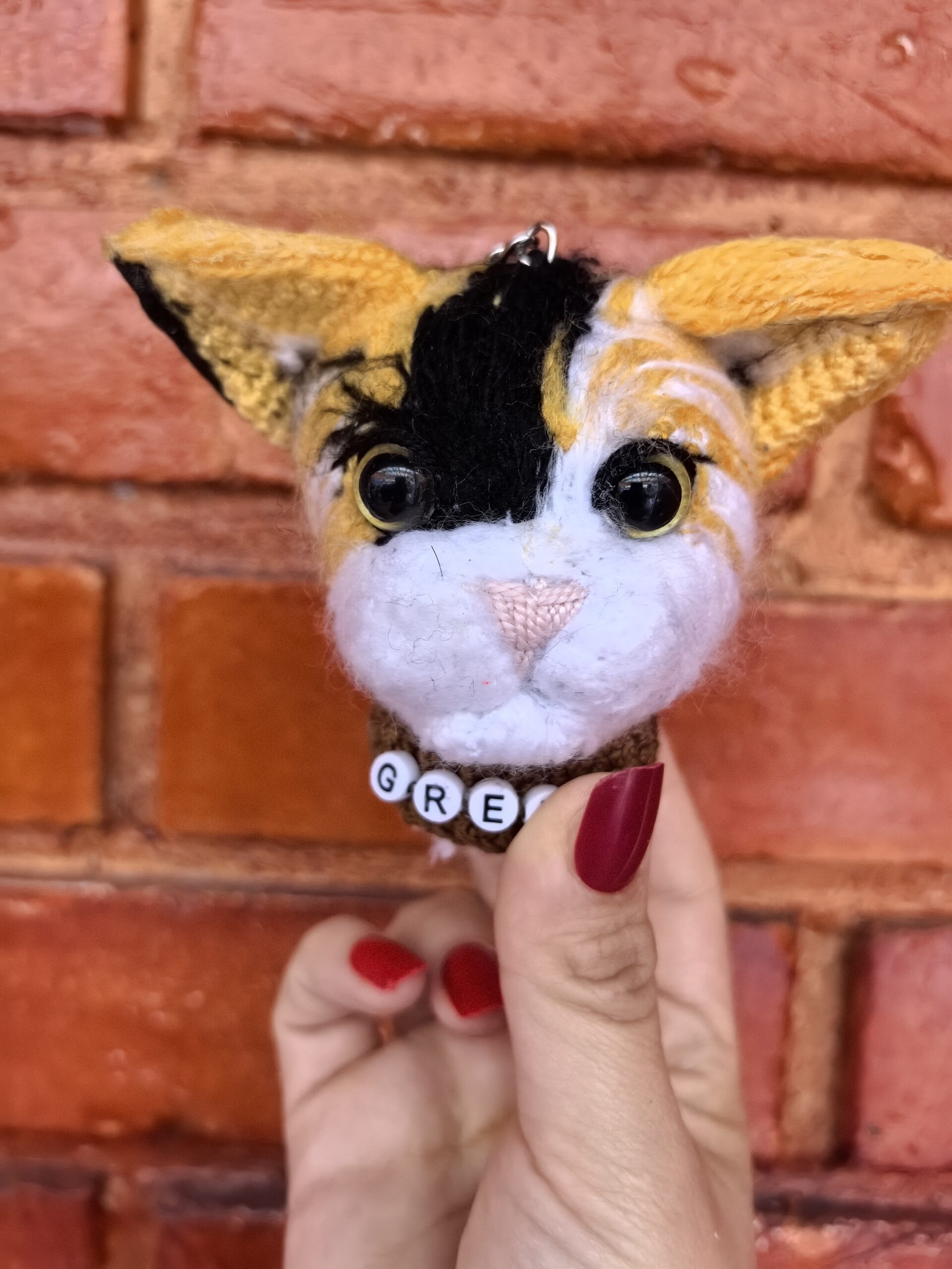 Llavero amigurumi Gatica personalizado - La vida es un tejido